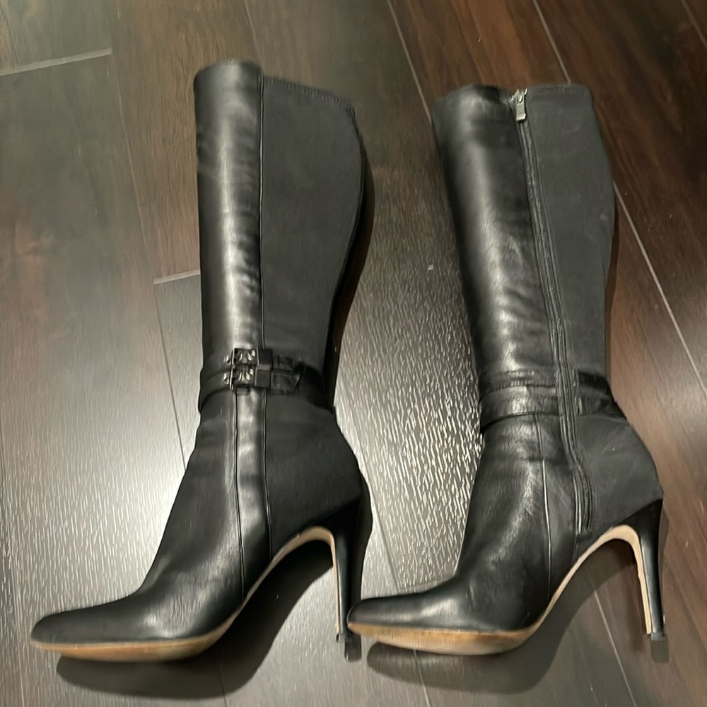 Gently Loved White House Black Market Very Stylish Heeled Boots